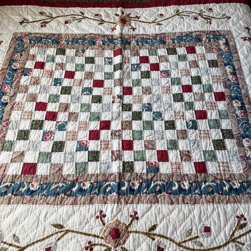 Vintage Patchwork Quilt 100x90 Floral Cottage Queen King Cotton - Picture 2 of 11